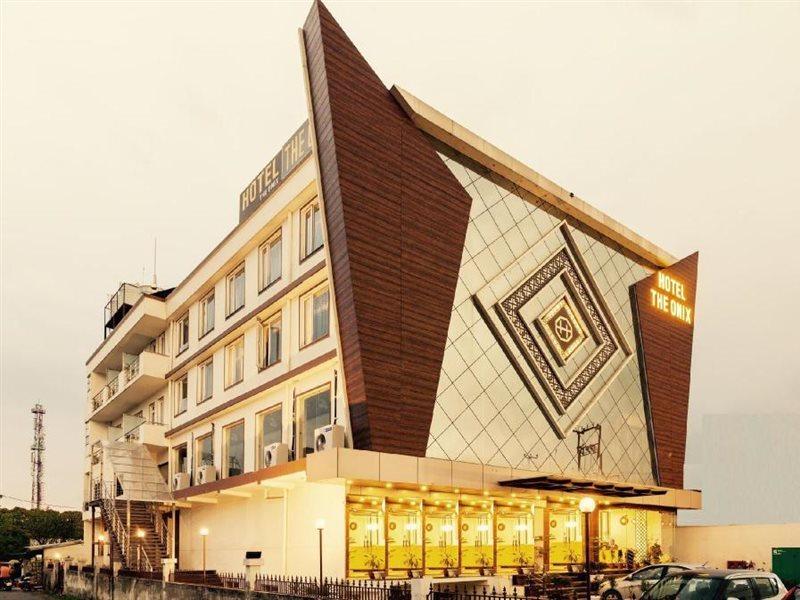 Hotel The Onix Dehradun Exterior foto