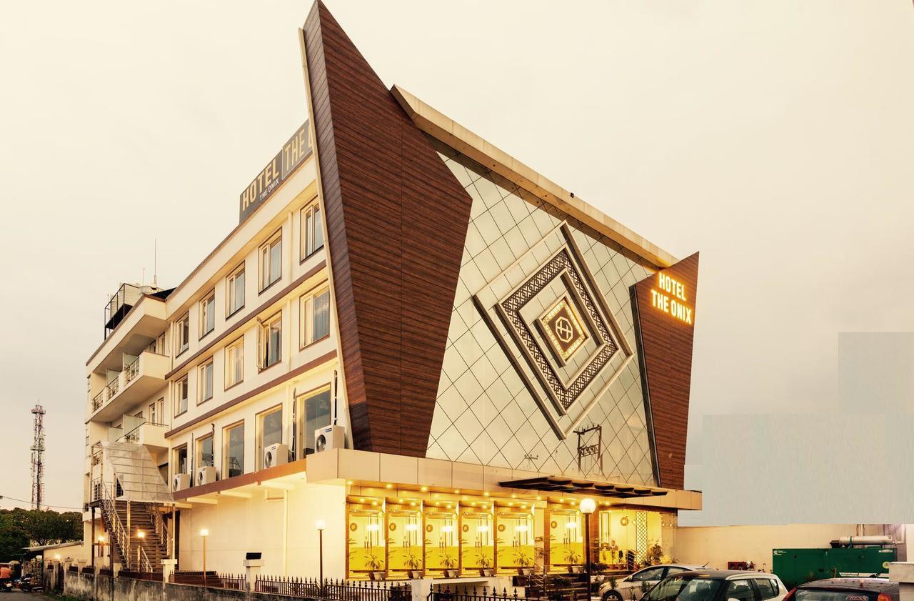 Hotel The Onix Dehradun Exterior foto